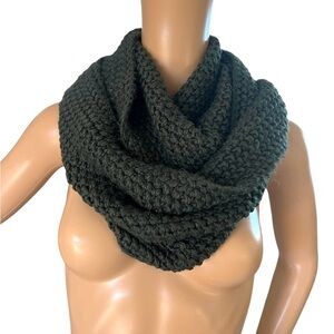 Old Navy Infinity Scarf Cowl Neck Green Wrap Oversized Cozy
